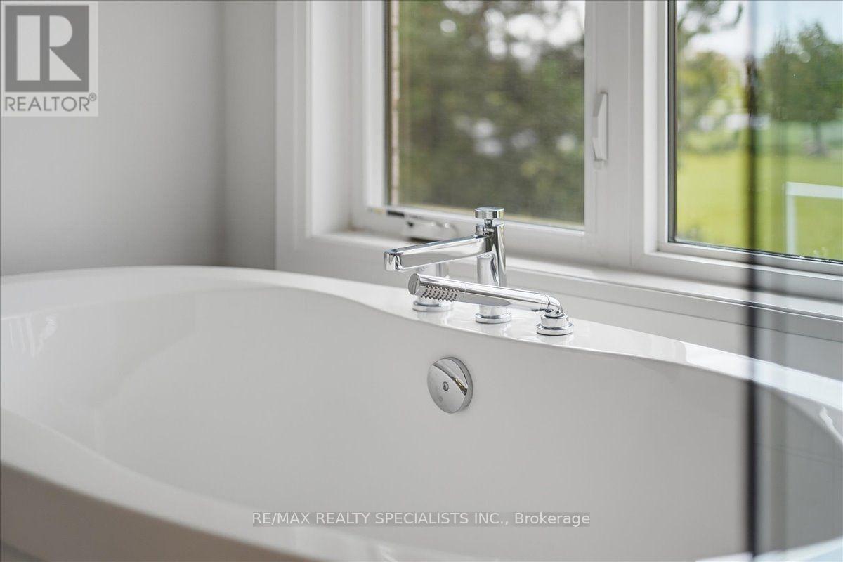 90 Professor Day Drive, Bradford West Gwillimbury, Ontario  L3Z 4J3 - Photo 29 - N13810792
