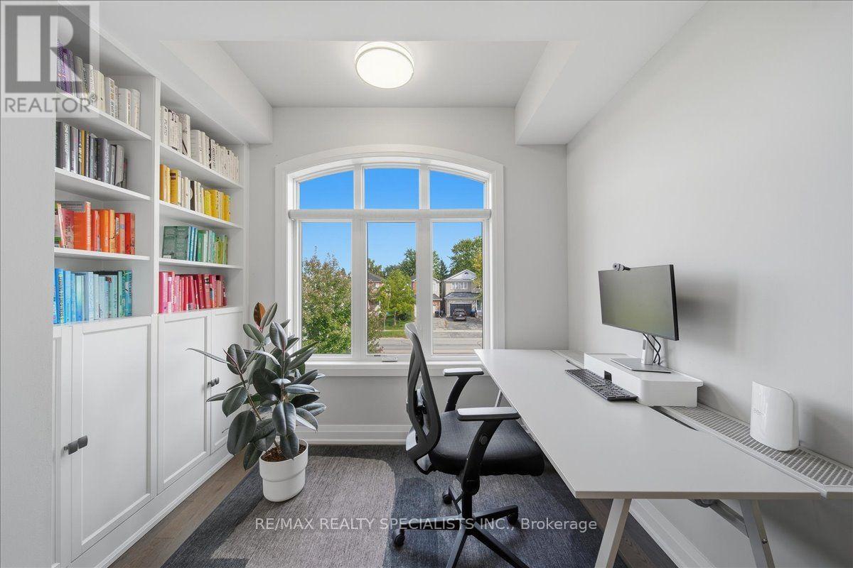 90 Professor Day Drive, Bradford West Gwillimbury, Ontario  L3Z 4J3 - Photo 35 - N13810792