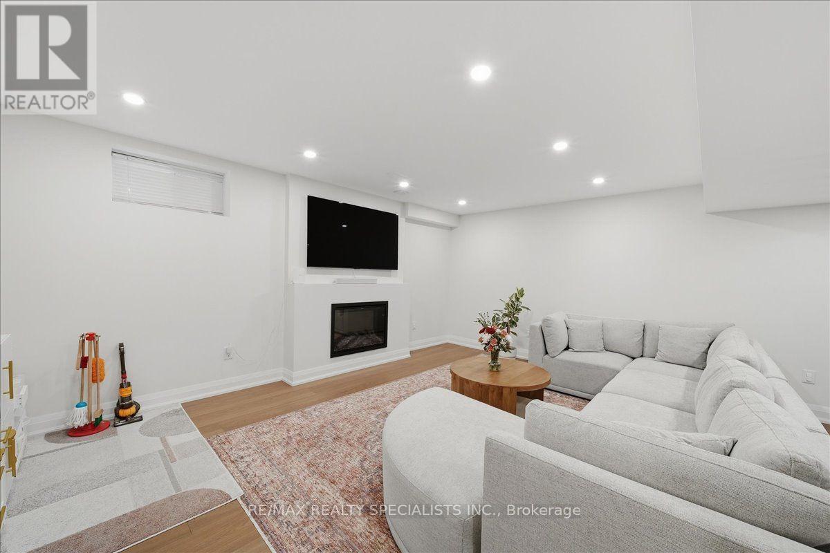 90 Professor Day Drive, Bradford West Gwillimbury, Ontario  L3Z 4J3 - Photo 44 - N13810792