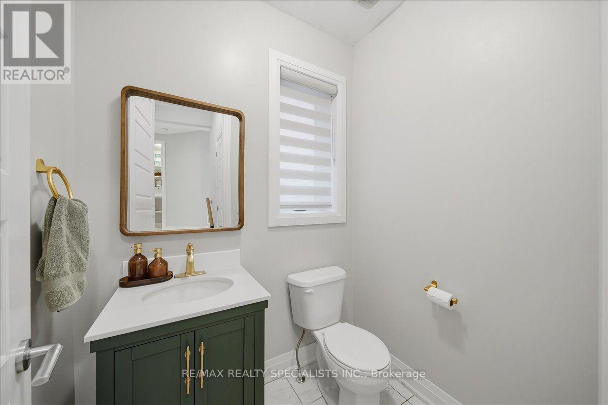 90 Professor Day Drive, Bradford West Gwillimbury, Ontario  L3Z 4J3 - Photo 6 - N13810792