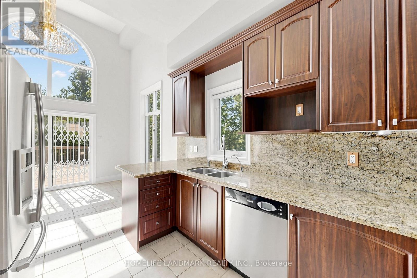 209 Redstone Road, Richmond Hill, Ontario  L4S 2E2 - Photo 8 - N13810830