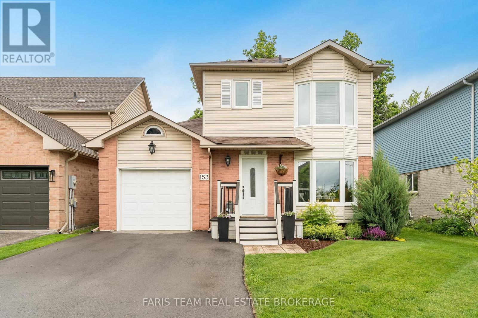 153 Cardinal Street, Barrie (Cundles East), Ontario  L4M 6G2 - Photo 2 - S13810796