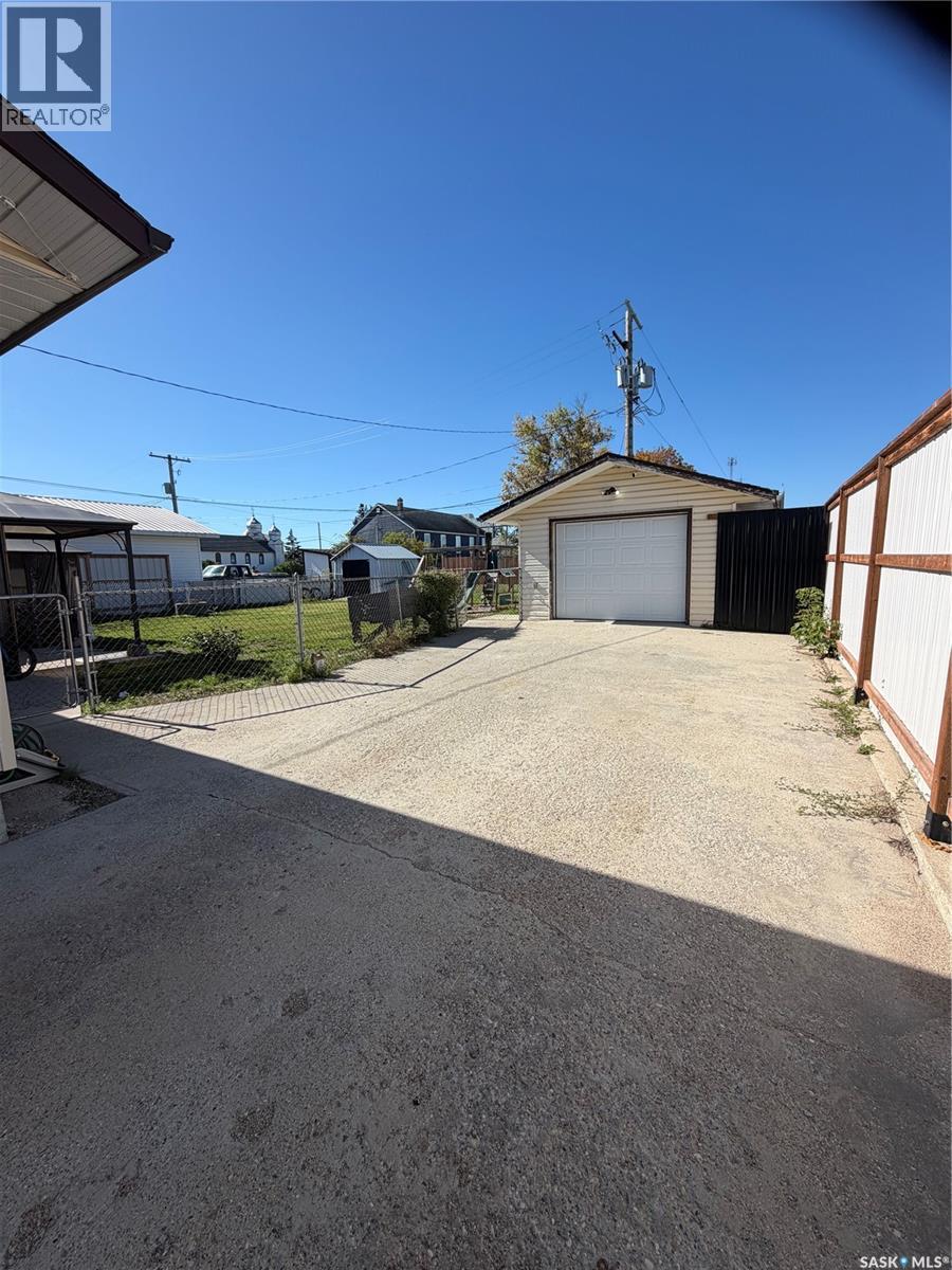 531 Prince Street, Hudson Bay, Saskatchewan  S0E 0Y0 - Photo 6 - SK040348