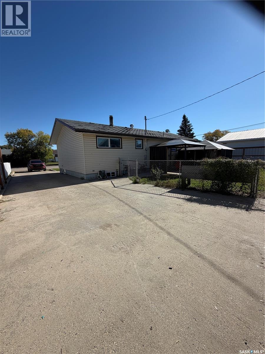 531 Prince Street, Hudson Bay, Saskatchewan  S0E 0Y0 - Photo 38 - SK040348