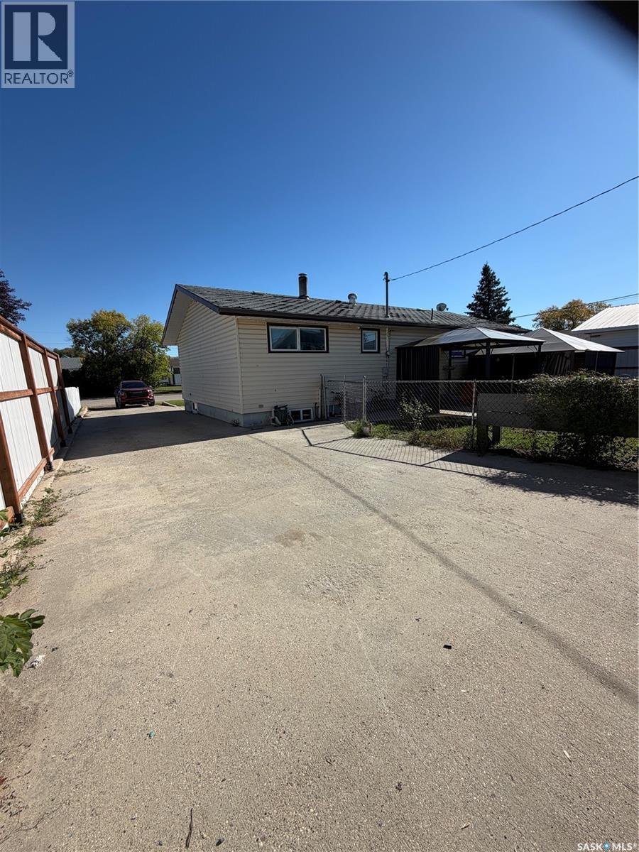 531 Prince Street, Hudson Bay, Saskatchewan  S0E 0Y0 - Photo 42 - SK040348