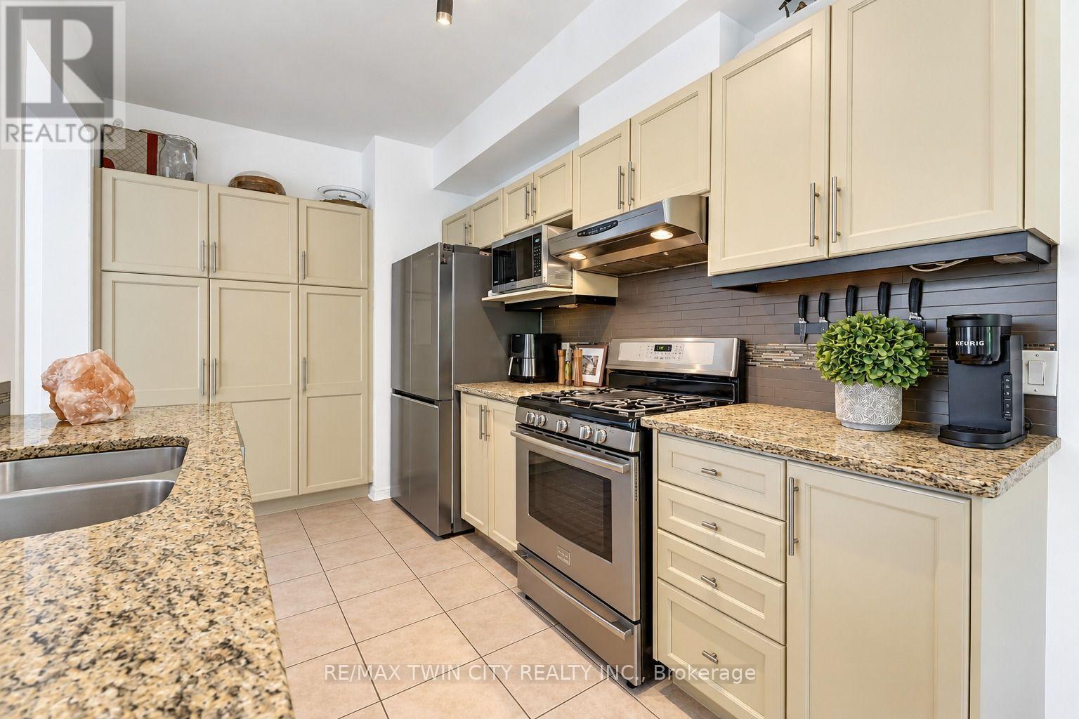 10 - 28 Doon Mills Drive, Kitchener, Ontario  N2P 2W9 - Photo 12 - X13810756