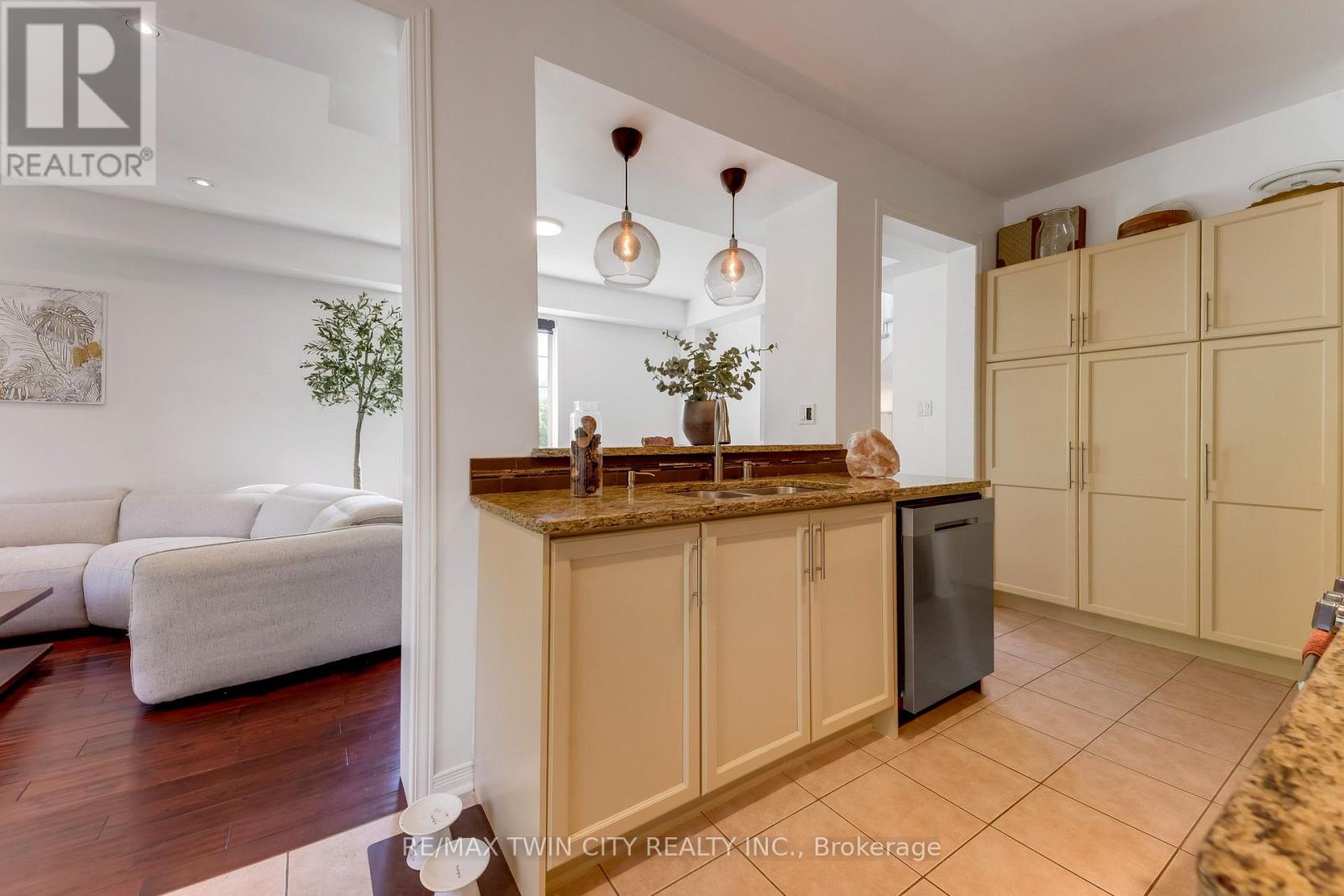 10 - 28 Doon Mills Drive, Kitchener, Ontario  N2P 2W9 - Photo 14 - X13810756