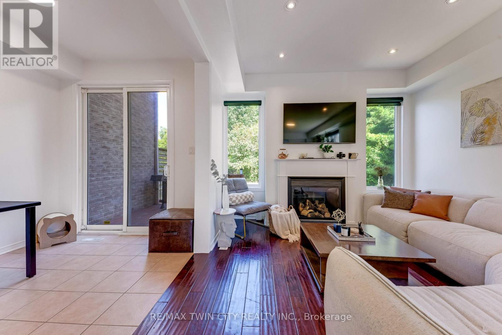 10 - 28 Doon Mills Drive, Kitchener, Ontario  N2P 2W9 - Photo 7 - X13810756
