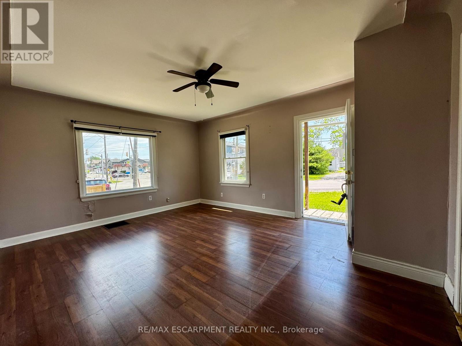 89 Lincoln Avenue, St. Catharines, Ontario  L2P 2E1 - Photo 4 - X13810850