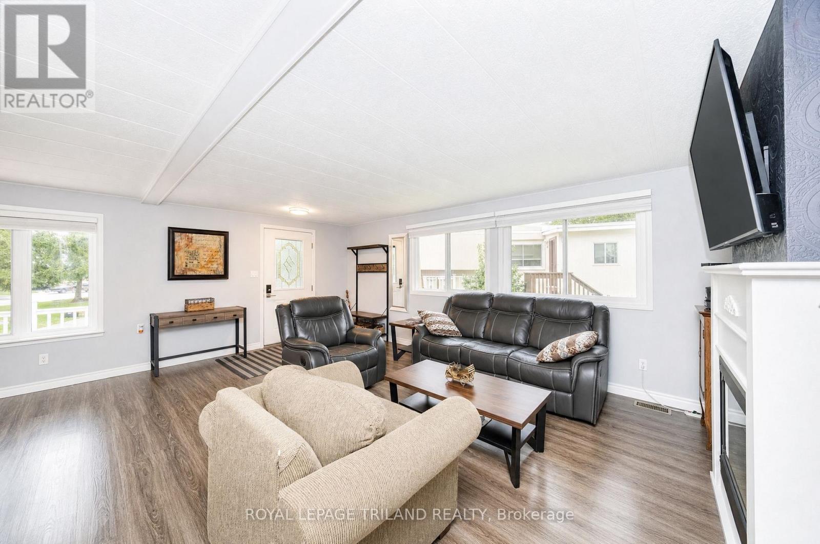 131 Sunningdale Place, South Huron, Ontario  N0M 1T0 - Photo 11 - X13811030