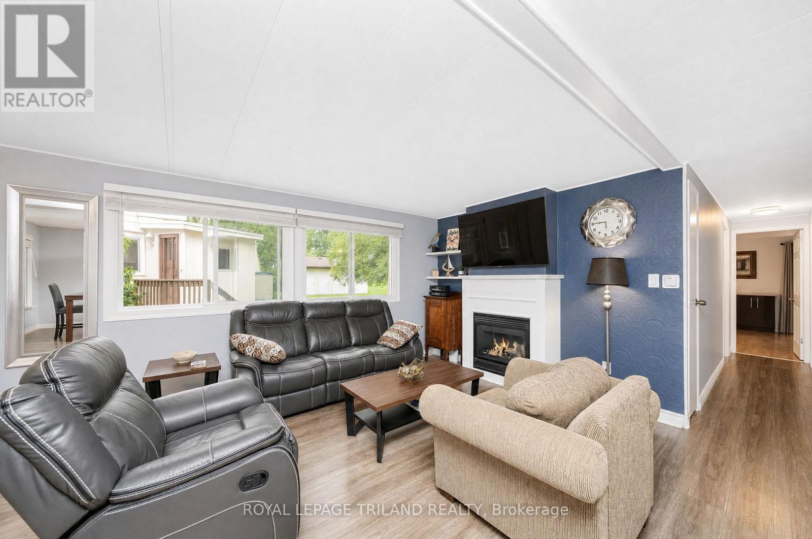 131 Sunningdale Place, South Huron, Ontario  N0M 1T0 - Photo 12 - X13811030