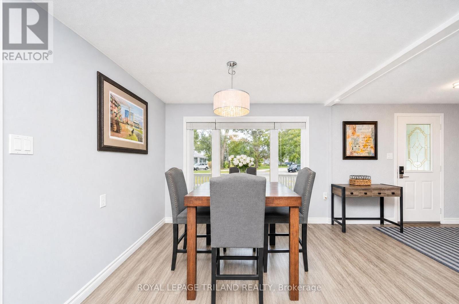 131 Sunningdale Place, South Huron, Ontario  N0M 1T0 - Photo 15 - X13811030