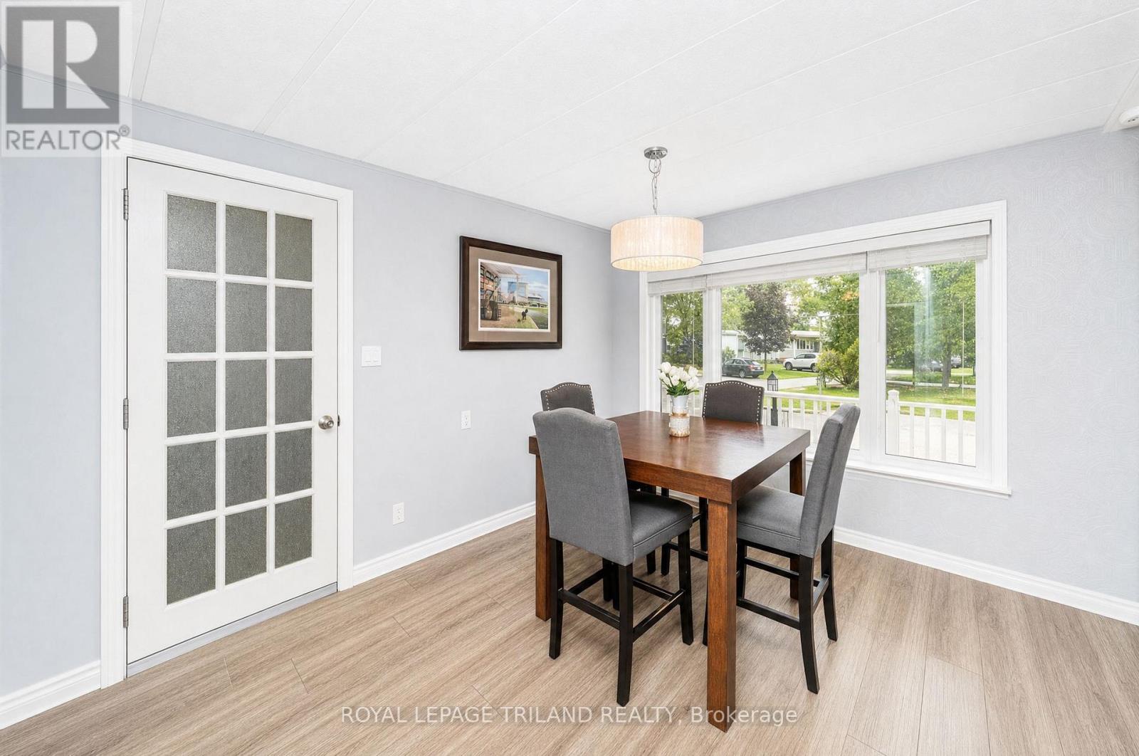 131 Sunningdale Place, South Huron, Ontario  N0M 1T0 - Photo 18 - X13811030