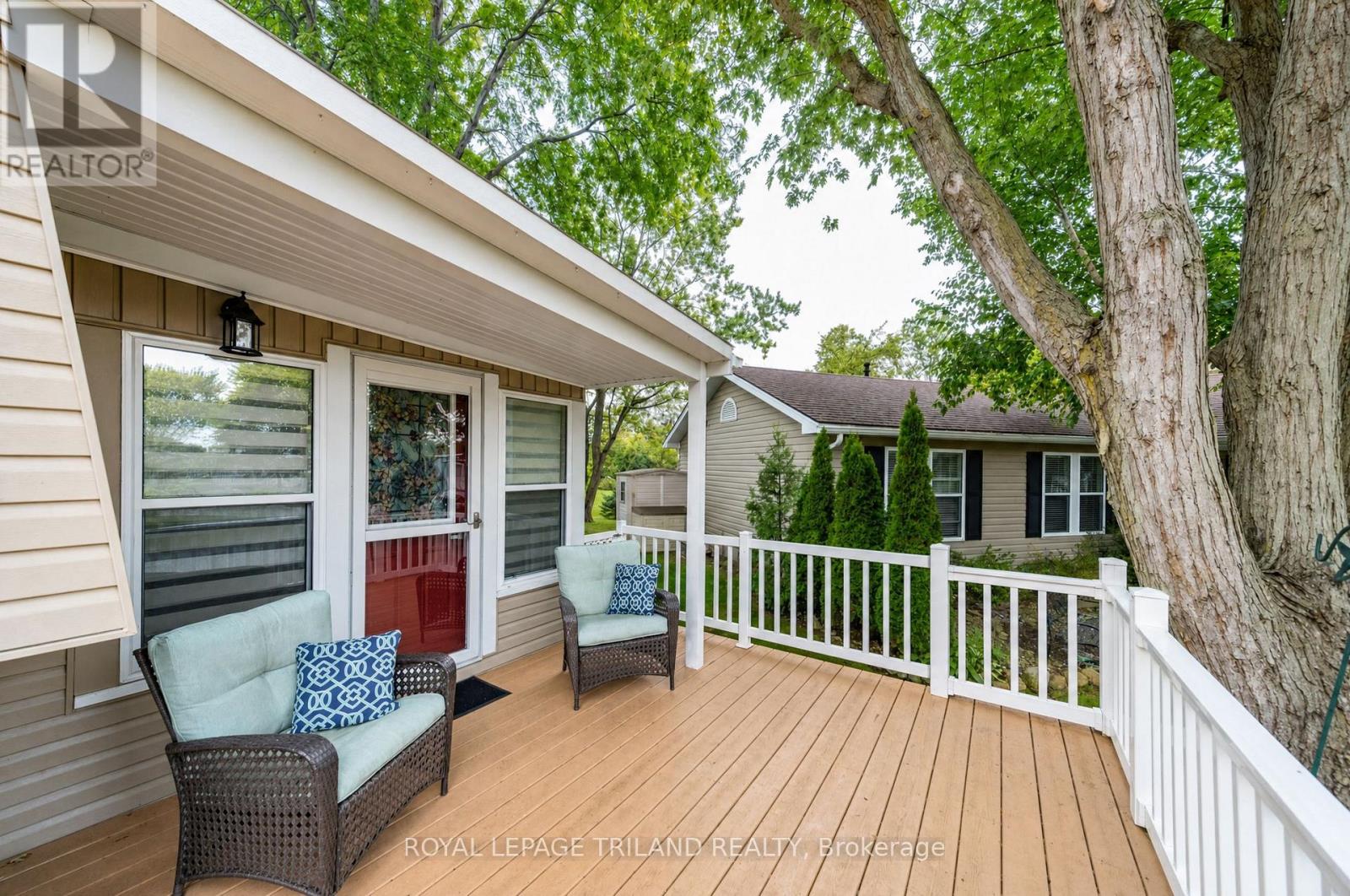 131 Sunningdale Place, South Huron, Ontario  N0M 1T0 - Photo 8 - X13811030