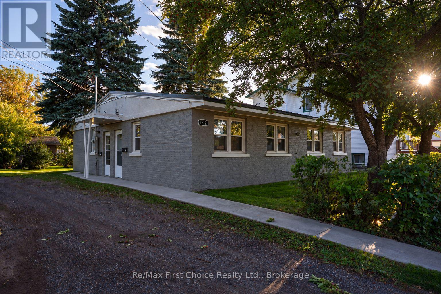 1212 Walsh Street E, Thunder Bay, Ontario  P7E 4V4 - Photo 1 - X13810874