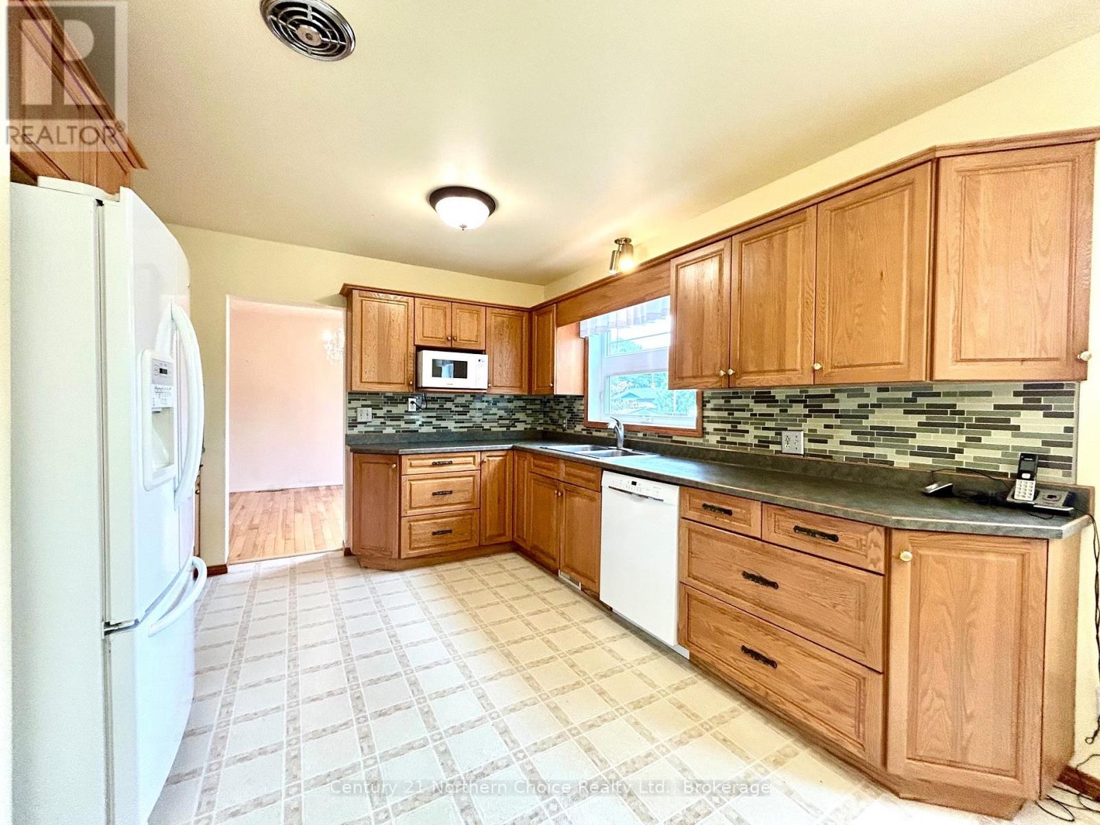 750 First Street West Street, Fort Frances, Ontario  P9A 2Z2 - Photo 2 - X13811092