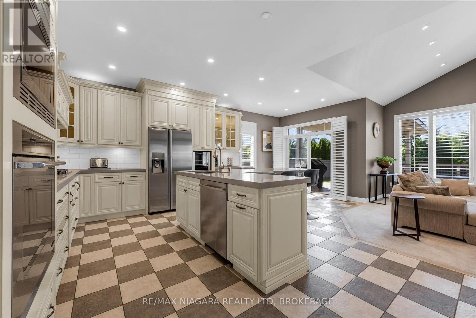 404 Wright Crescent, Niagara-On-The-Lake, Ontario  L0S 1J0 - Photo 11 - X13810910
