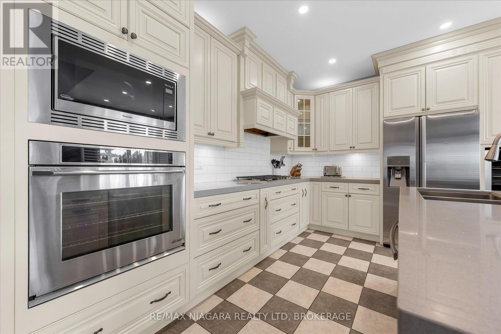 404 Wright Crescent, Niagara-On-The-Lake, Ontario  L0S 1J0 - Photo 14 - X13810910