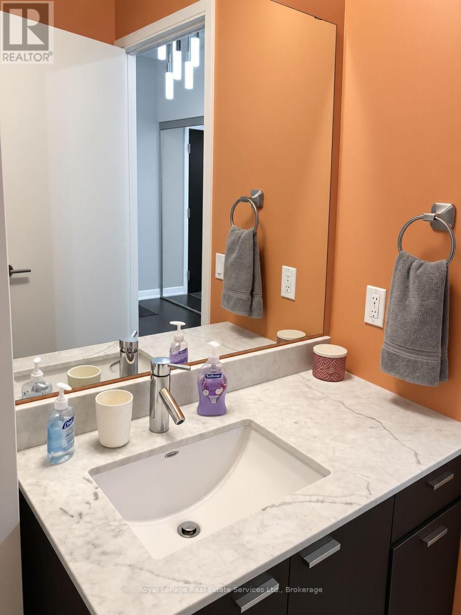 1006 - 775 King Street W, Toronto, Ontario  M5V 2K3 - Photo 9 - C13811068