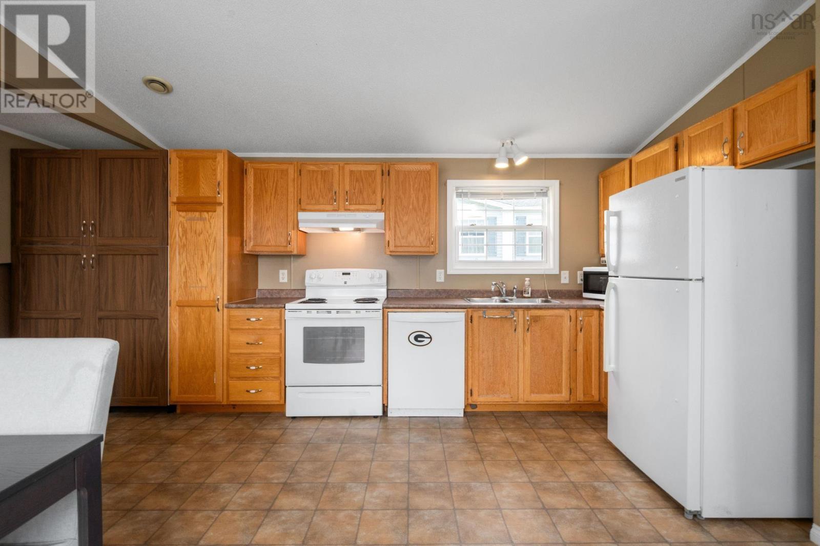 28 Cedar Lane, Eastern Passage, Nova Scotia  B3G 1S7 - Photo 8 - 202623972
