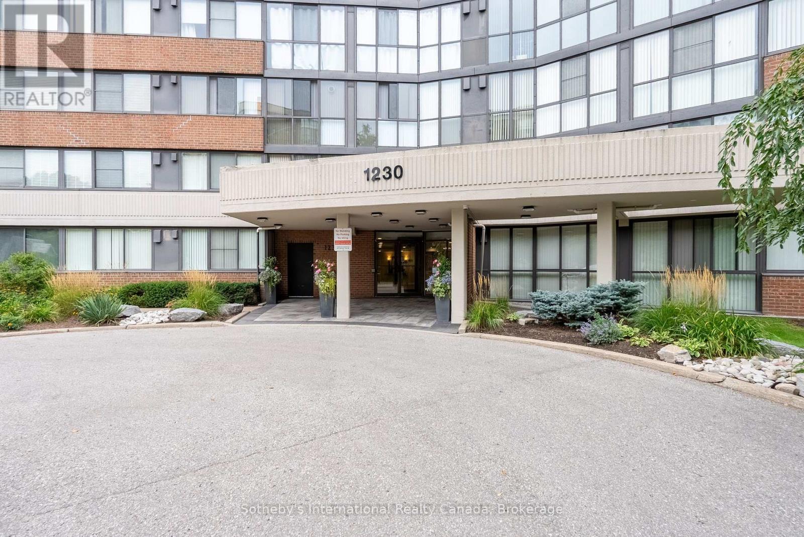 804 - 1230 Marlborough Court, Oakville, Ontario  L6H 3K6 - Photo 2 - W13811104