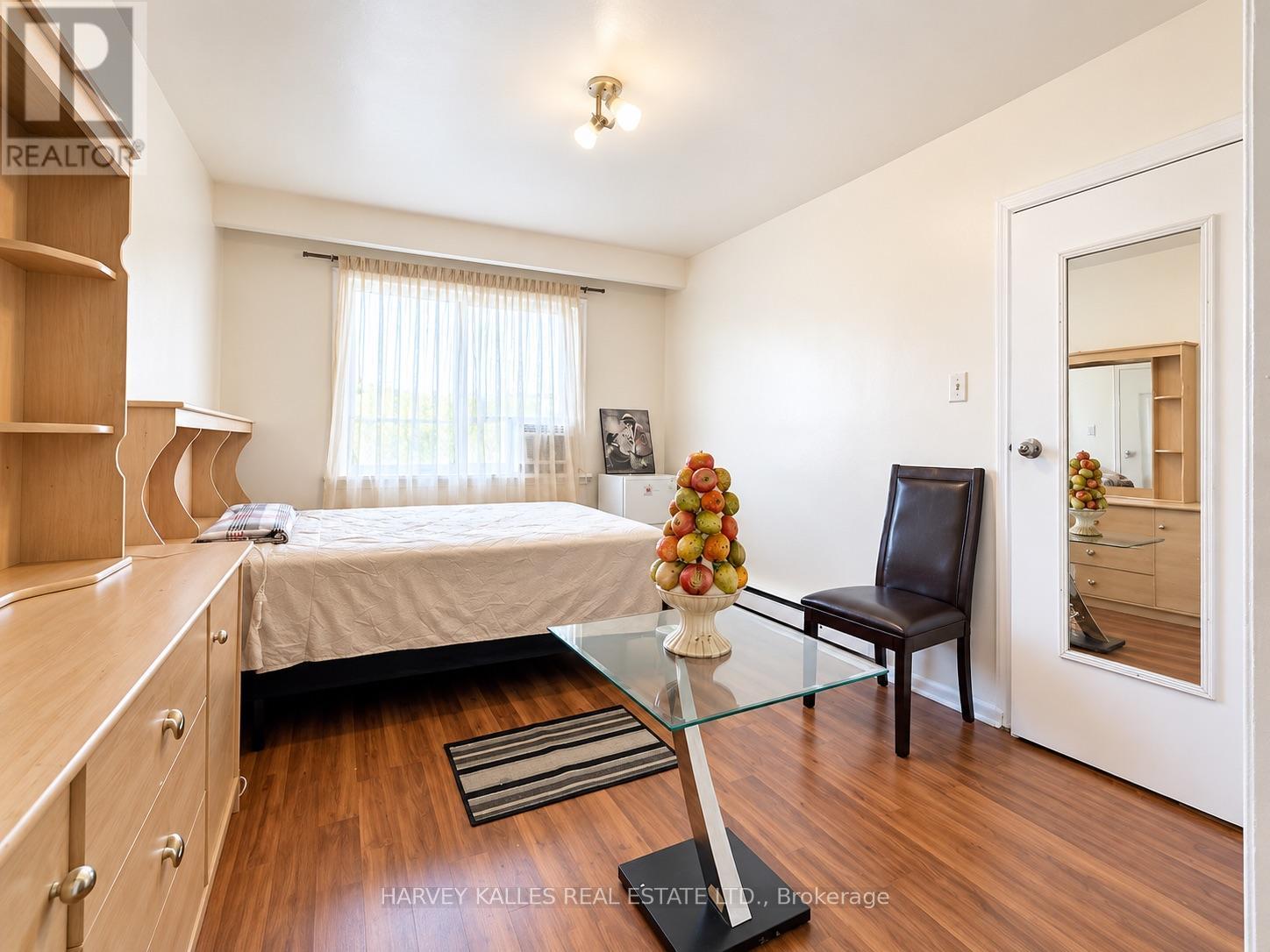 Room # 4 - 8 Medford Avenue, Toronto, Ontario  M1L 4G2 - Photo 4 - E13801534