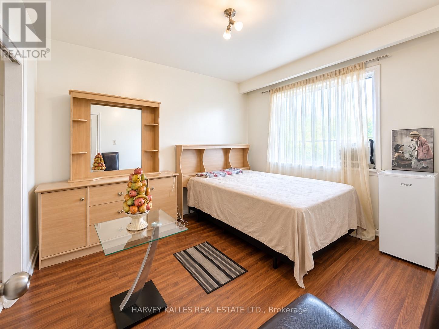 Room # 4 - 8 Medford Avenue, Toronto, Ontario  M1L 4G2 - Photo 6 - E13801534