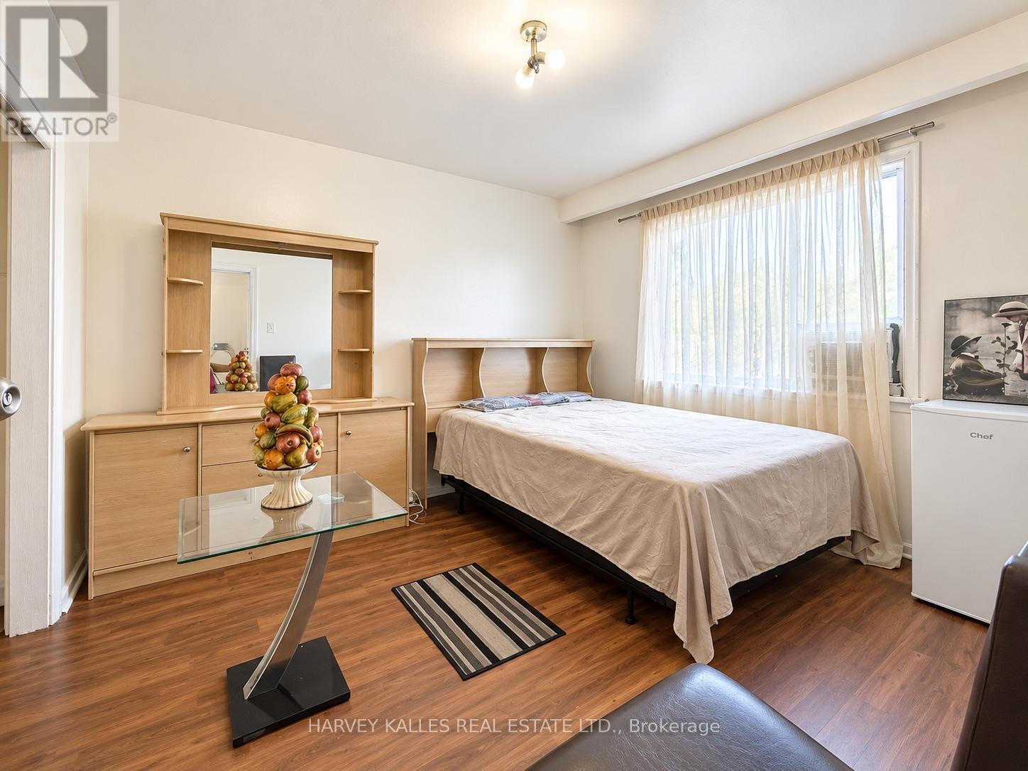 Room # 4 - 8 Medford Avenue, Toronto, Ontario  M1L 4G2 - Photo 5 - E13801534