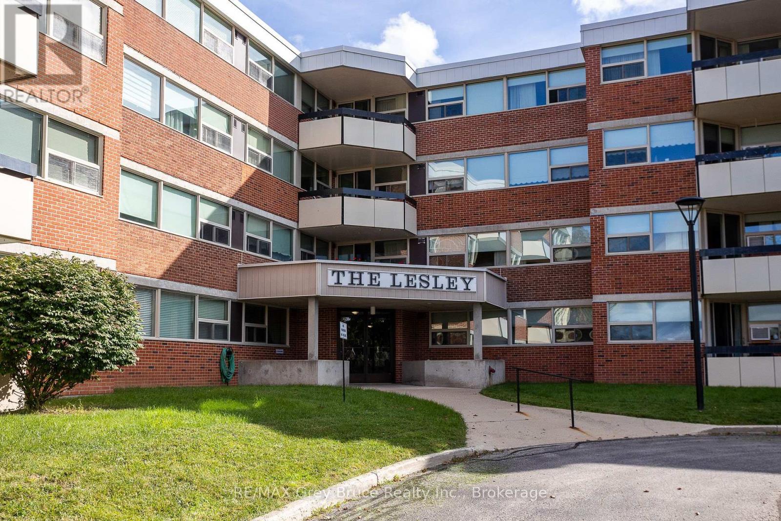 401 - 860 9 Street E, Owen Sound, Ontario  N4K 1R2 - Photo 1 - X13810970