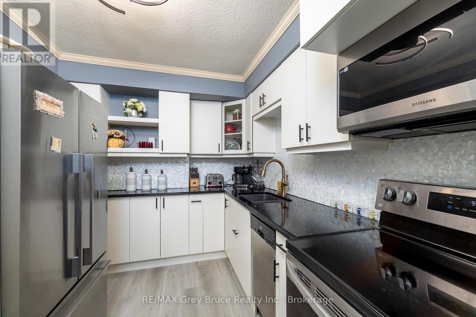 401 - 860 9 Street E, Owen Sound, Ontario  N4K 1R2 - Photo 11 - X13810970