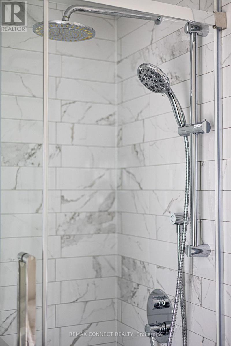 17 Muir Avenue, Toronto, Ontario  M6H 1E7 - Photo 17 - C13810922