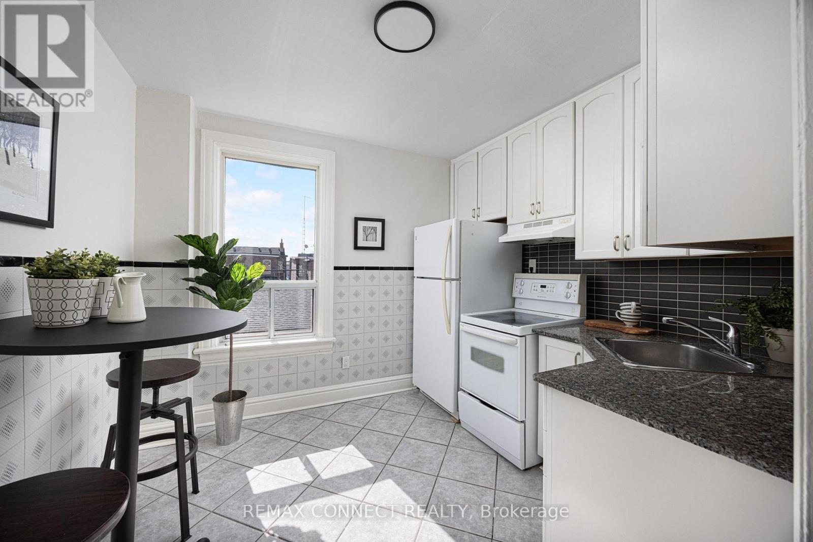 17 Muir Avenue, Toronto, Ontario  M6H 1E7 - Photo 24 - C13810922