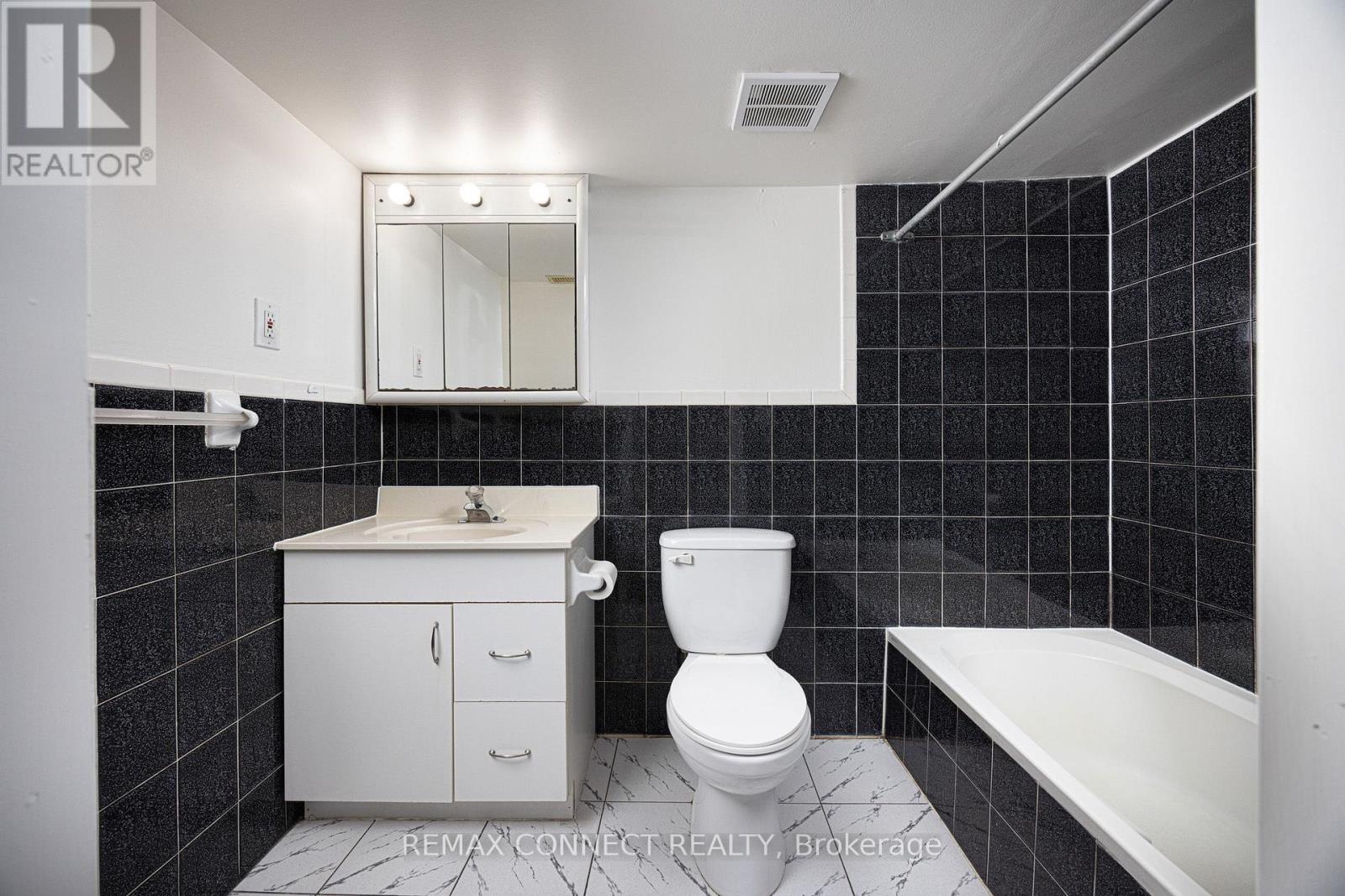 17 Muir Avenue, Toronto, Ontario  M6H 1E7 - Photo 36 - C13810922