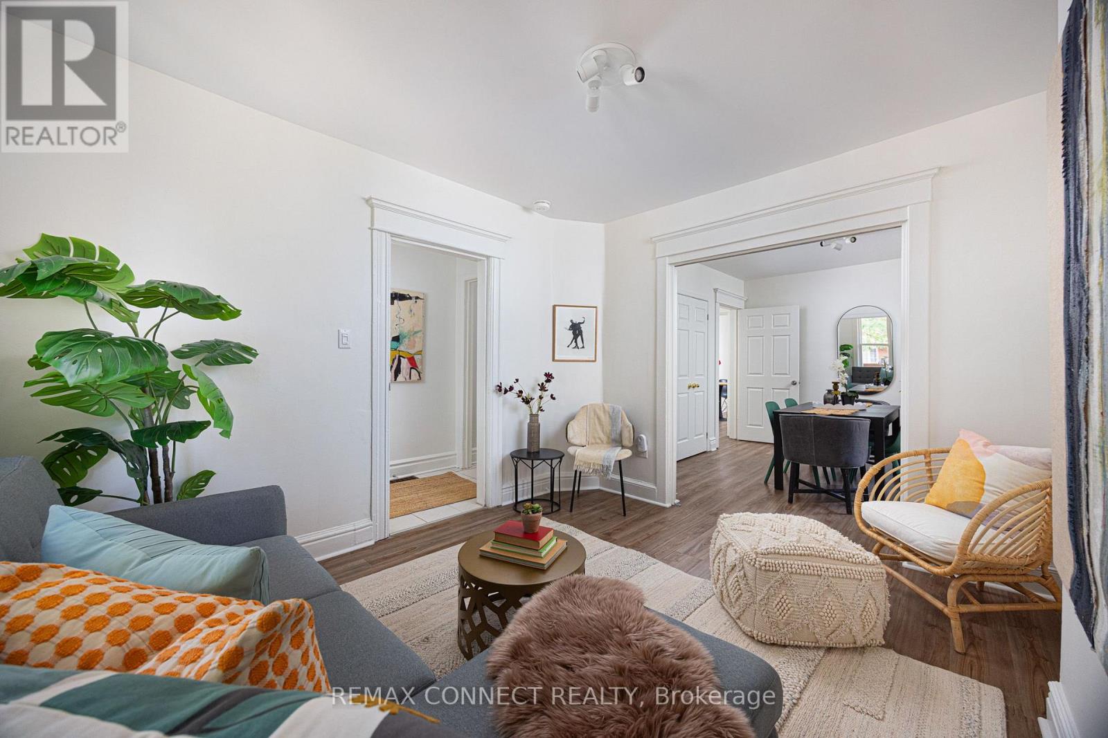 17 Muir Avenue, Toronto, Ontario  M6H 1E7 - Photo 4 - C13810922