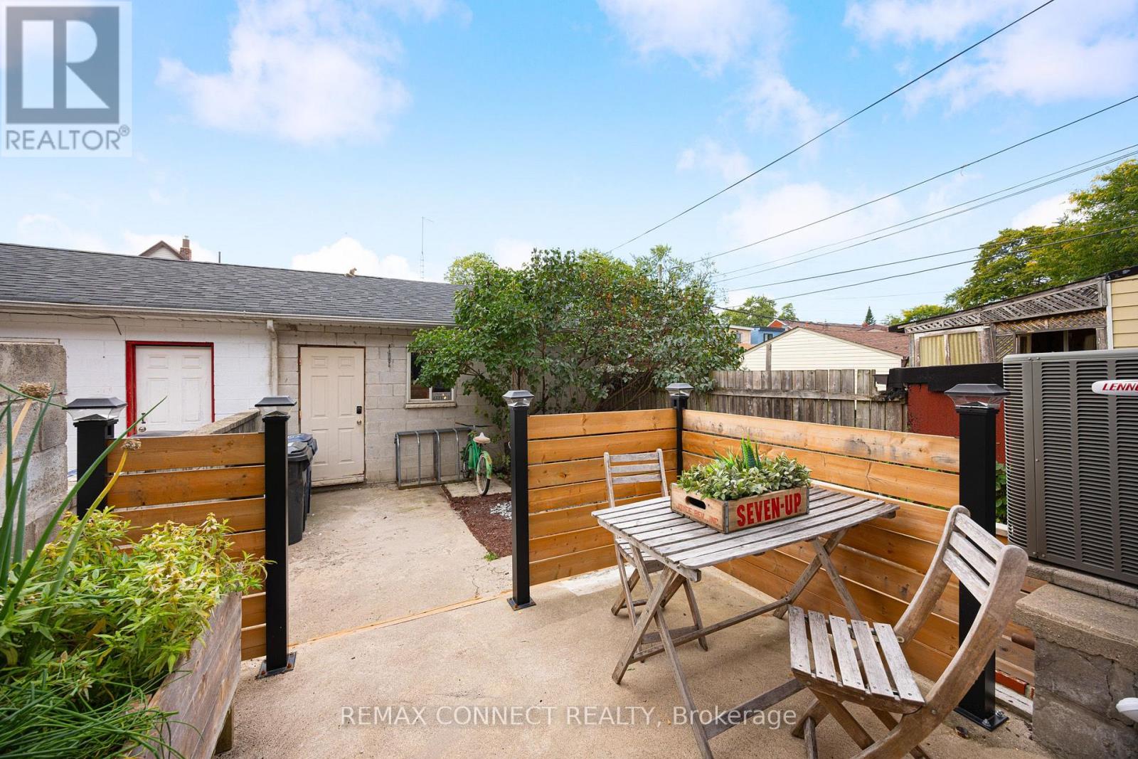 17 Muir Avenue, Toronto, Ontario  M6H 1E7 - Photo 43 - C13810922