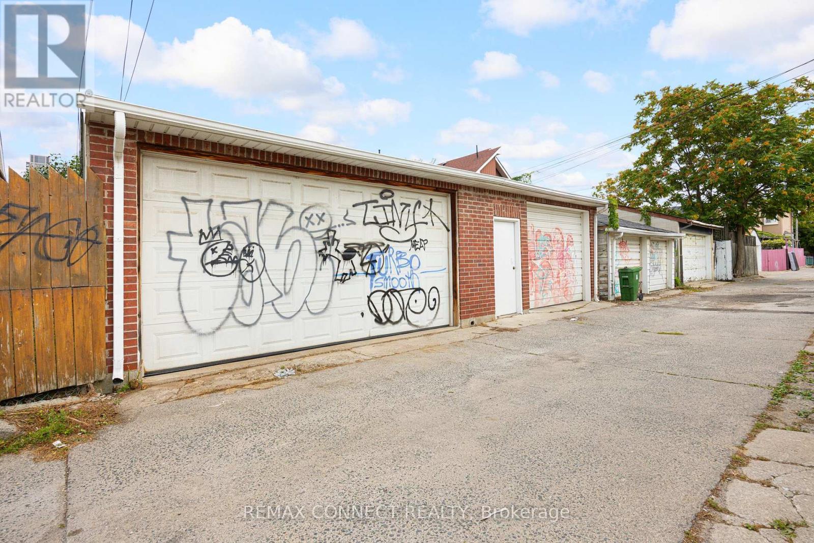 17 Muir Avenue, Toronto, Ontario  M6H 1E7 - Photo 45 - C13810922