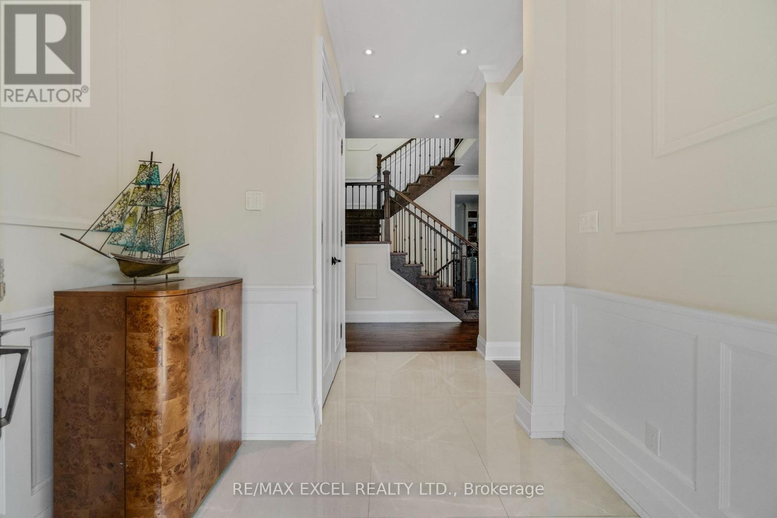 49 Kenton Drive, Toronto, Ontario  M2R 2H9 - Photo 2 - C13810948