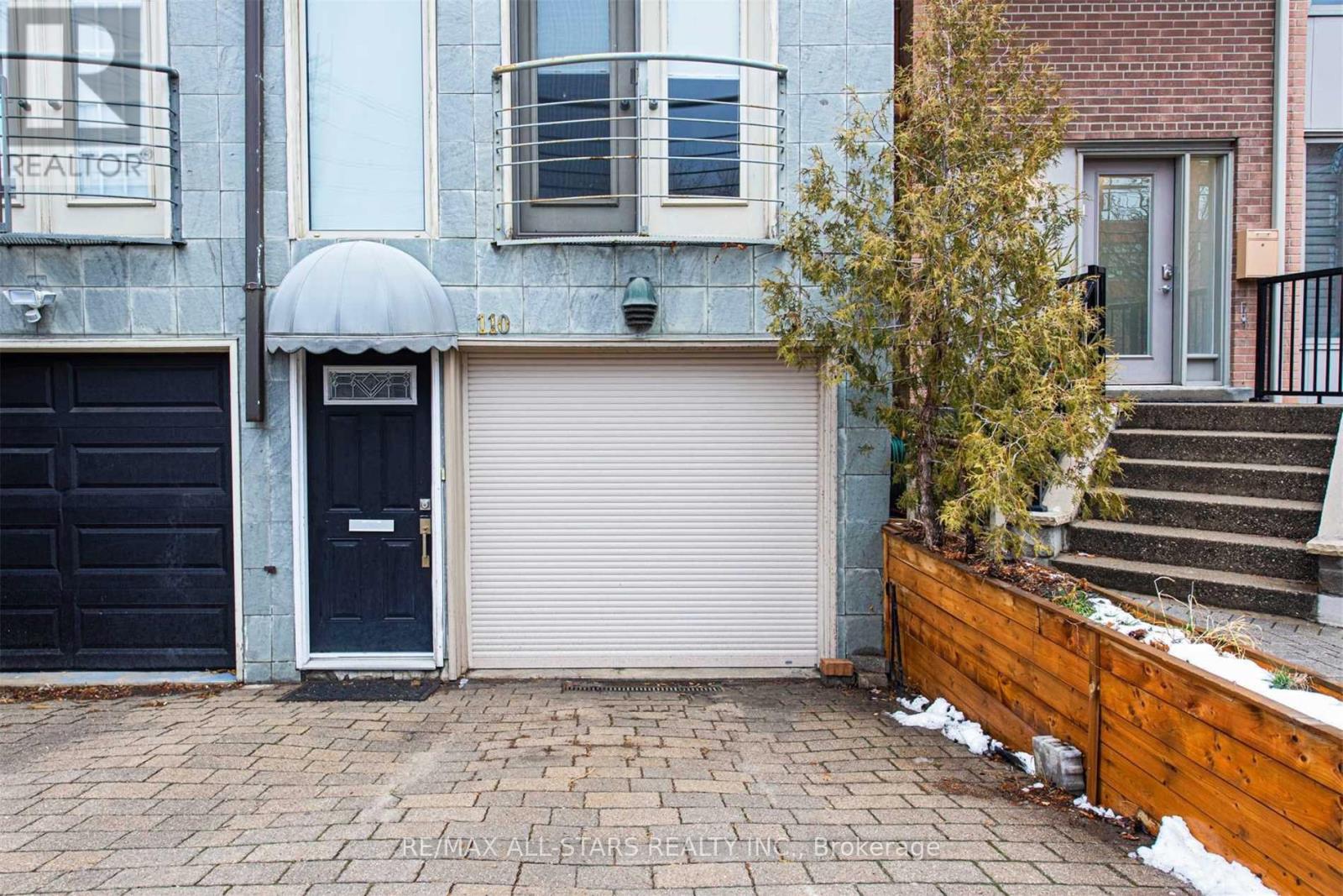 110 Belmont Street, Toronto, Ontario  M5R 1P8 - Photo 2 - C13811002
