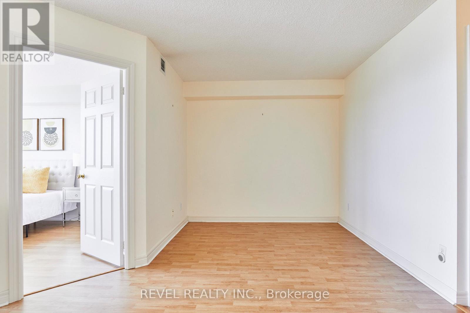 210 - 1700 Eglinton Avenue E, Toronto, Ontario  M4A 2X4 - Photo 14 - C13811042