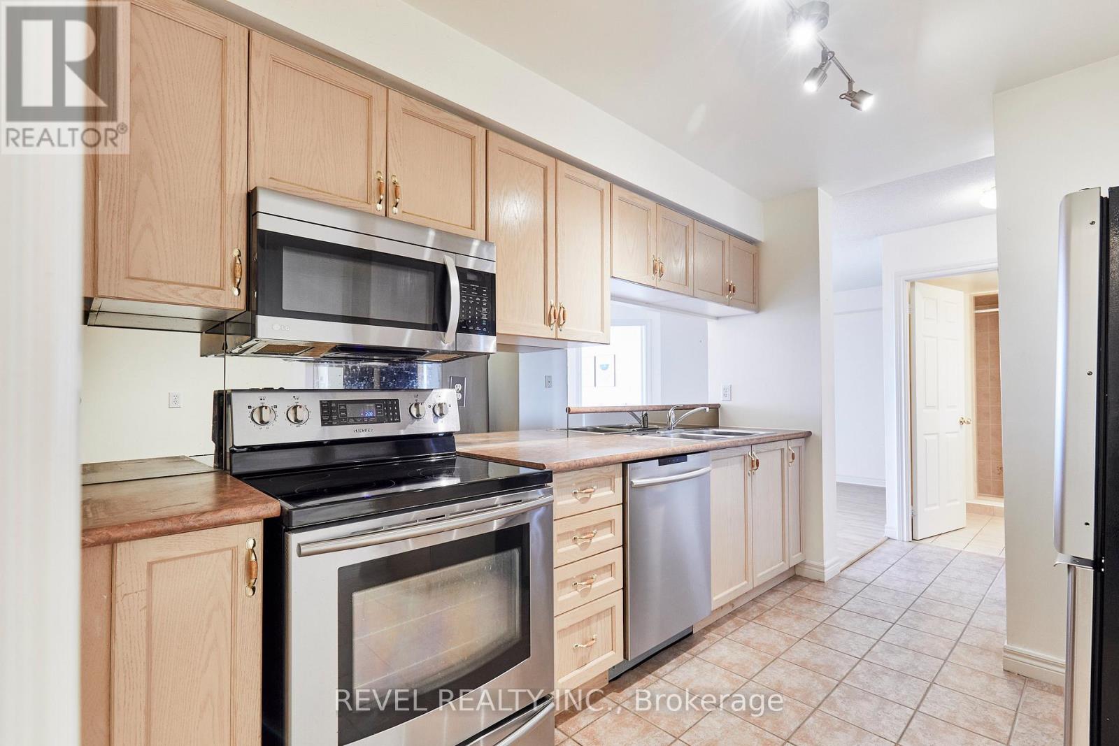 210 - 1700 Eglinton Avenue E, Toronto, Ontario  M4A 2X4 - Photo 21 - C13811042