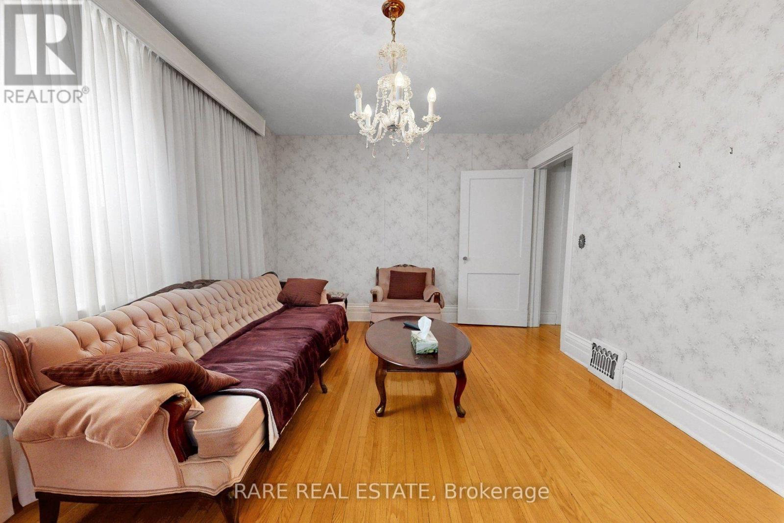 180 Atlas Avenue, Toronto, Ontario  M6C 3P5 - Photo 11 - C13811062