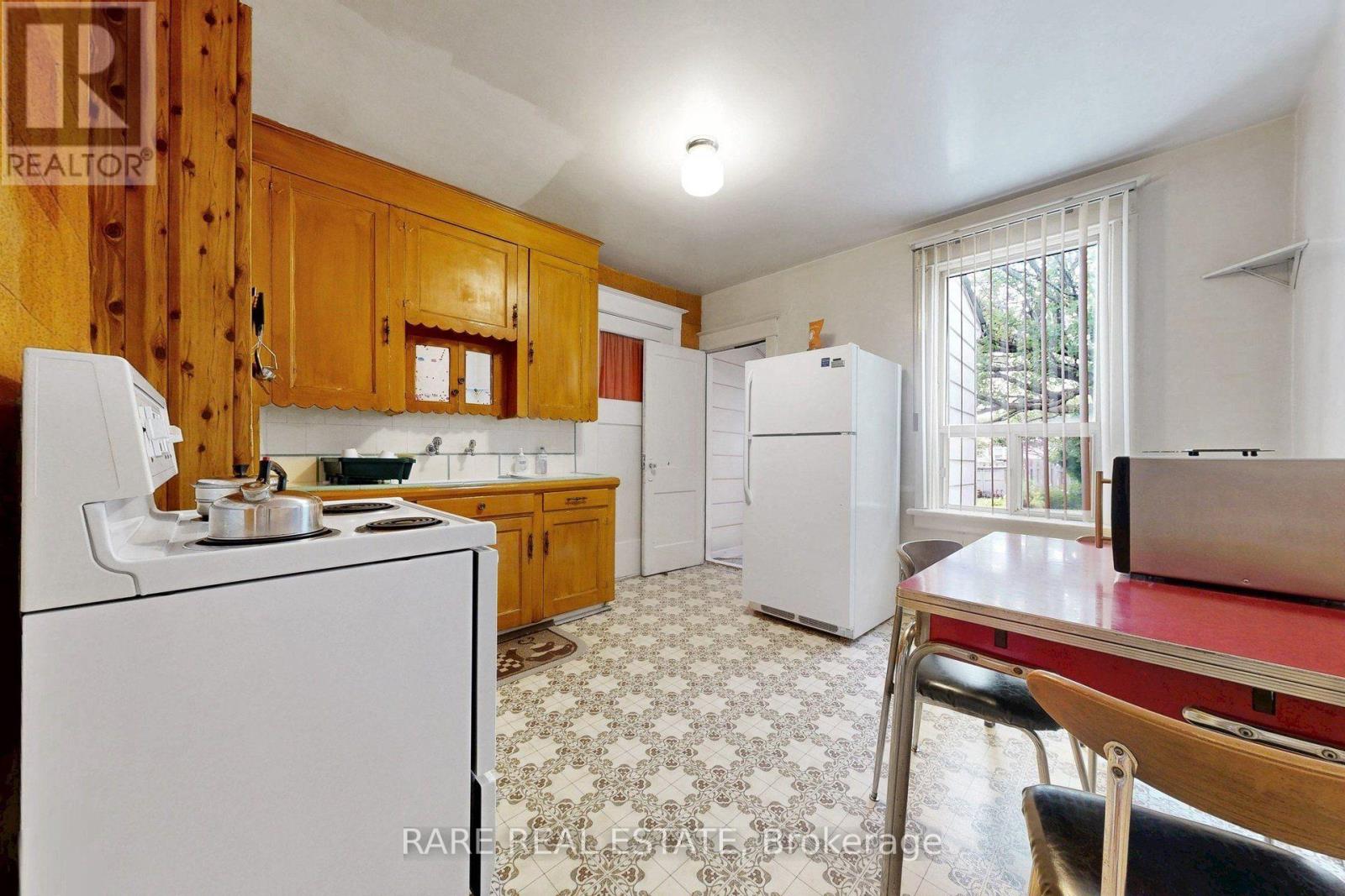 180 Atlas Avenue, Toronto, Ontario  M6C 3P5 - Photo 15 - C13811062