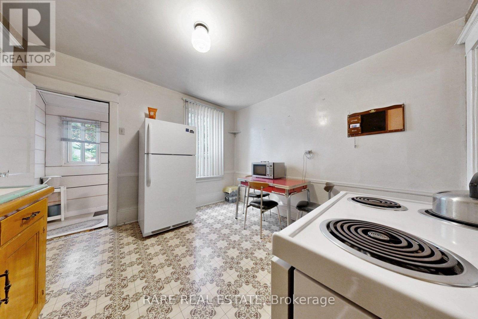 180 Atlas Avenue, Toronto, Ontario  M6C 3P5 - Photo 18 - C13811062