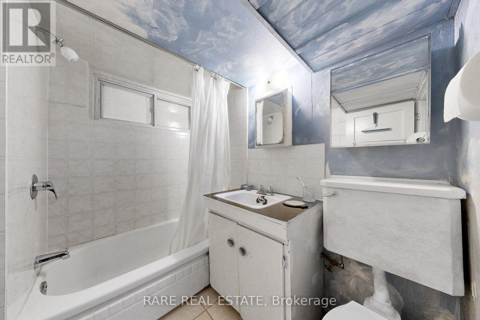 180 Atlas Avenue, Toronto, Ontario  M6C 3P5 - Photo 35 - C13811062