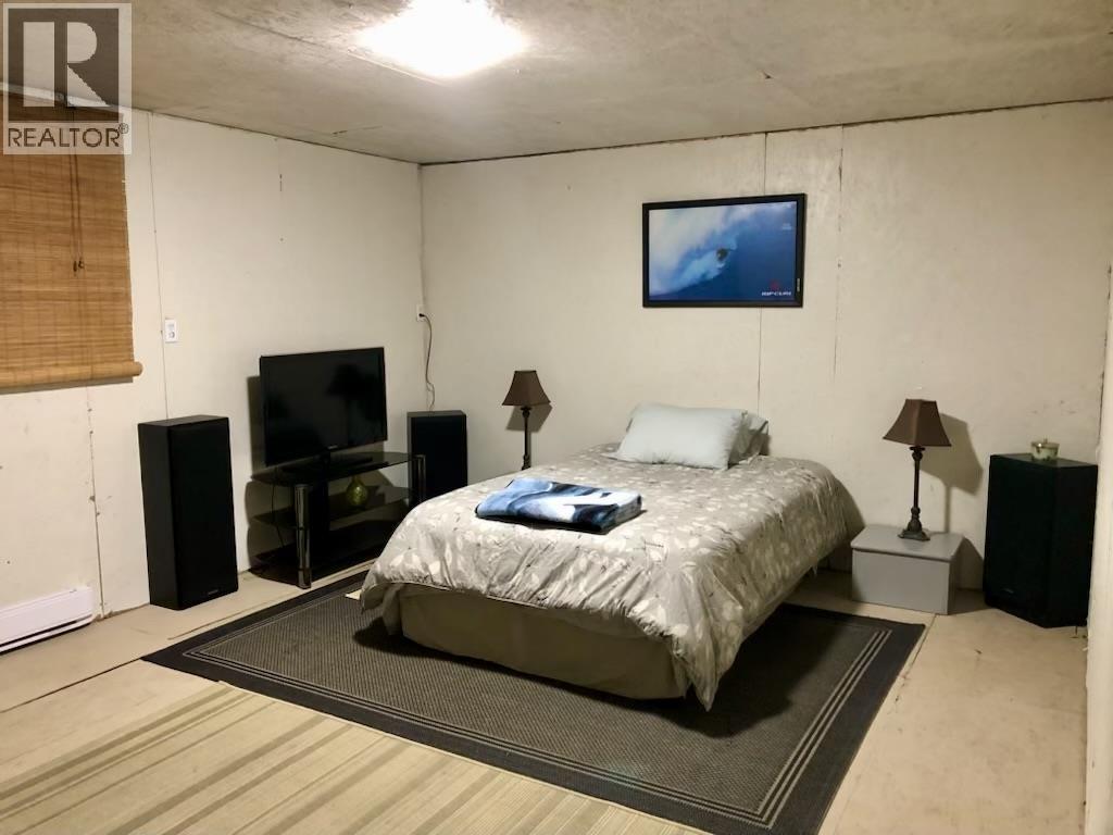 3981 DOBBIE STREET photo 14