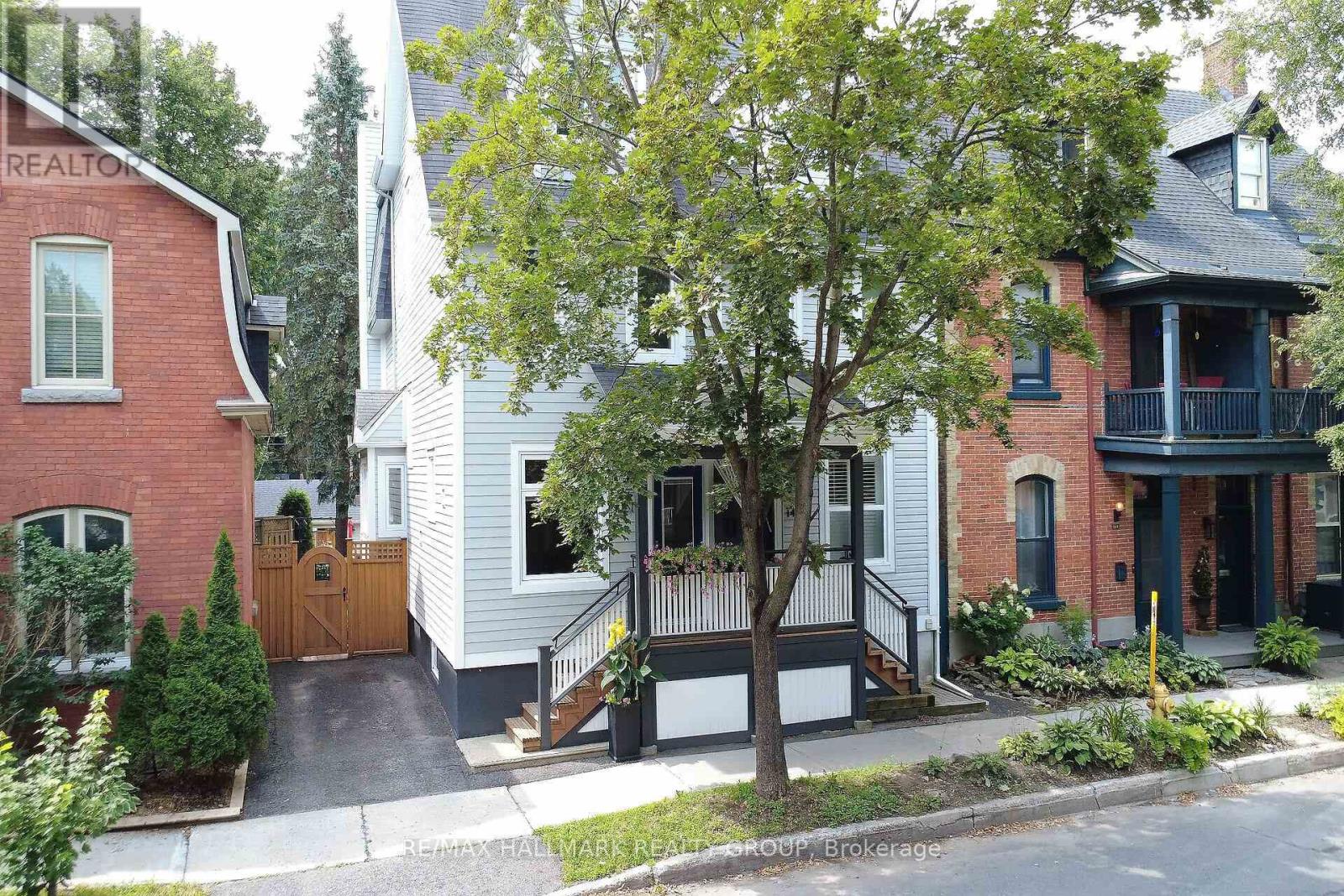 151 CRICHTON STREET, Ottawa, Ontario