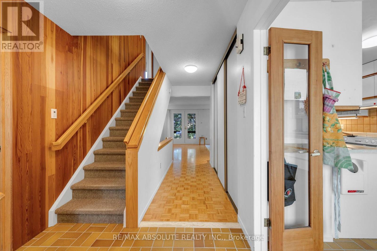 68 Country Club Drive, Ottawa, Ontario  K1V 9Y7 - Photo 4 - X13810966