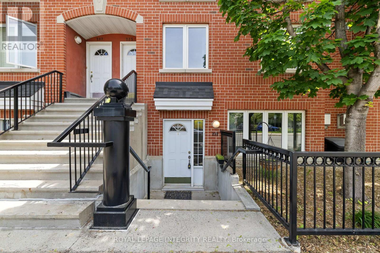 237 CUMBERLAND STREET, Ottawa, Ontario