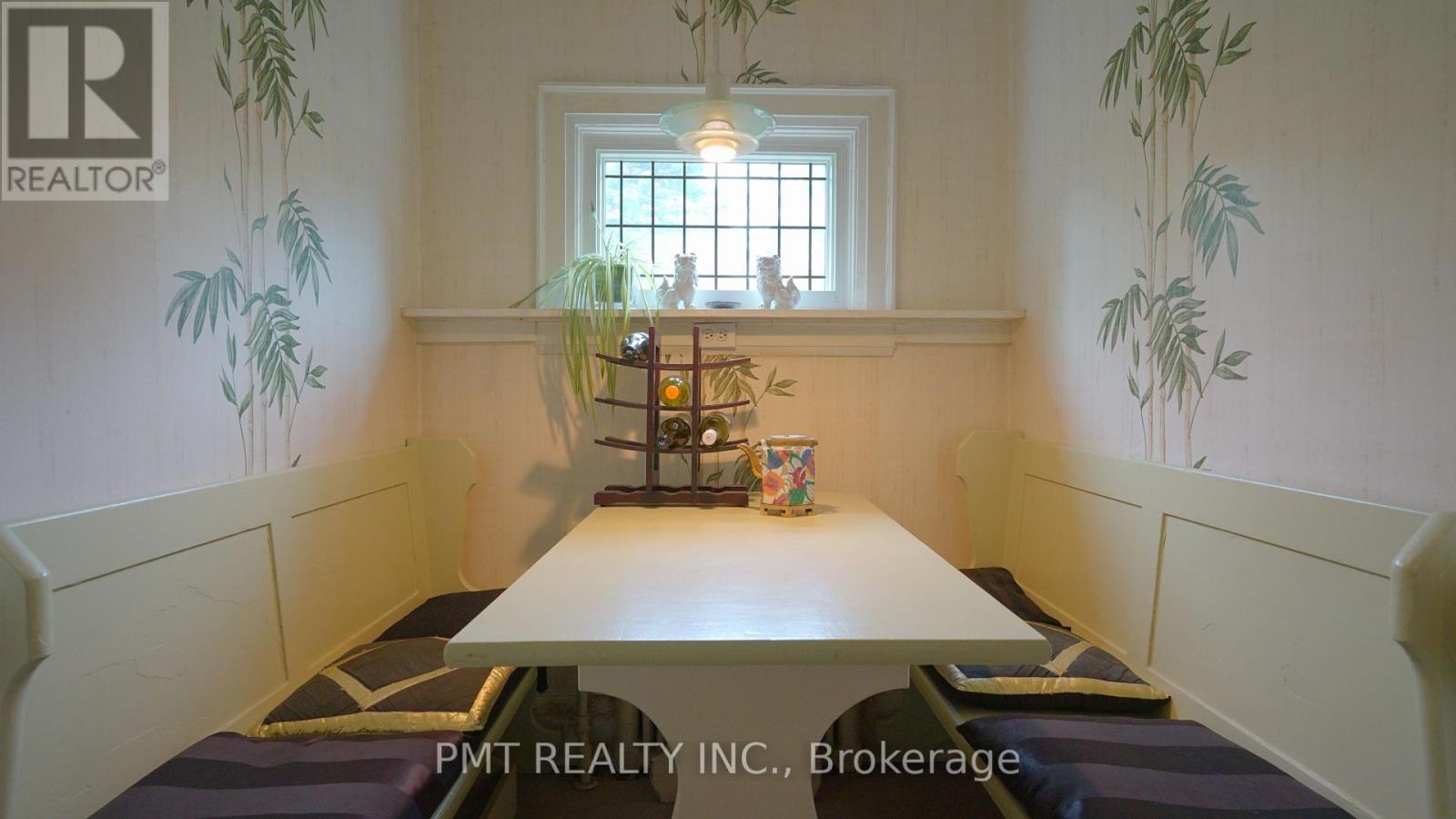 Main - 2 Larkin Avenue, Toronto, Ontario  M6S 1L8 - Photo 10 - W13810898
