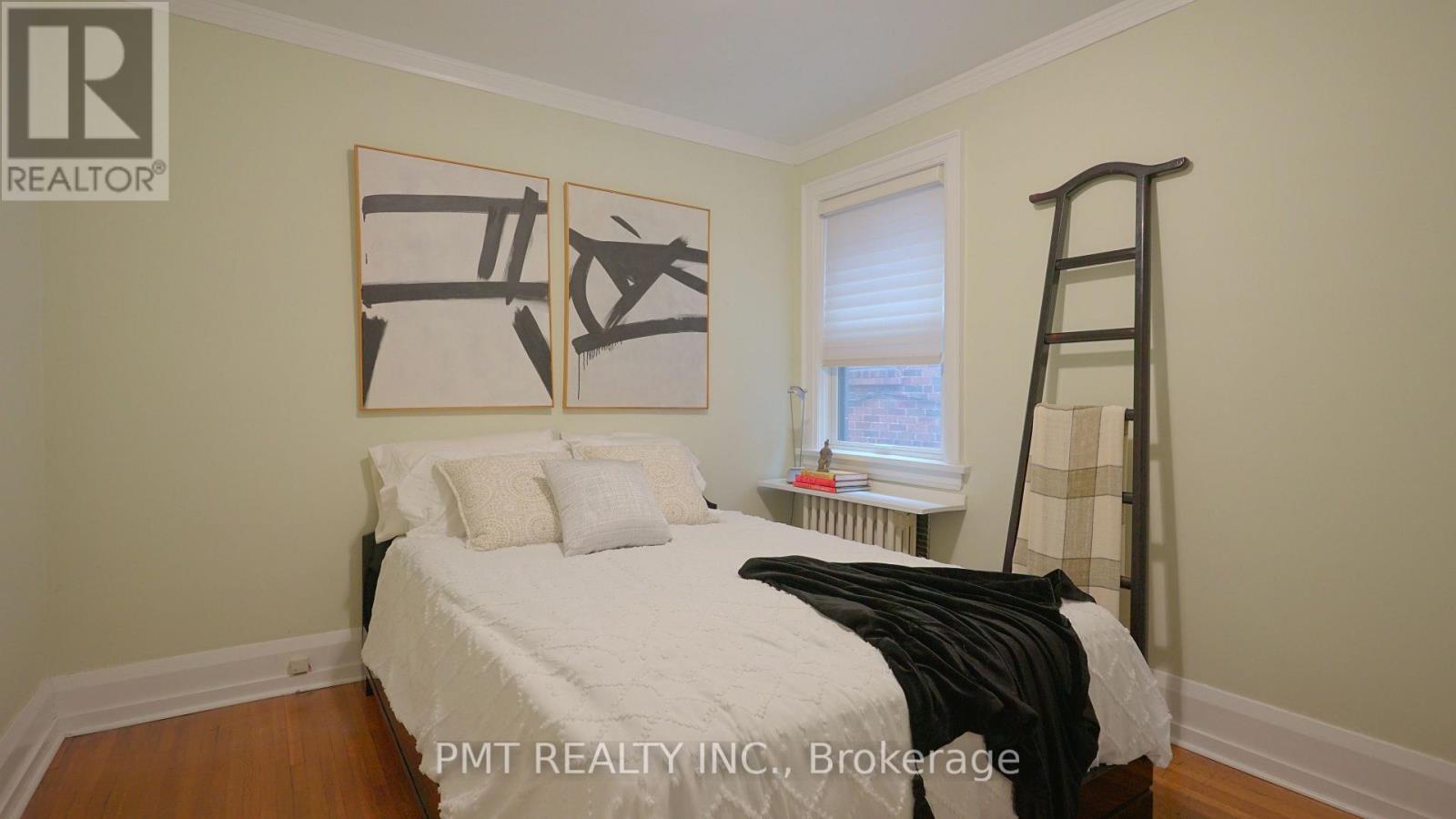 Main - 2 Larkin Avenue, Toronto, Ontario  M6S 1L8 - Photo 12 - W13810898